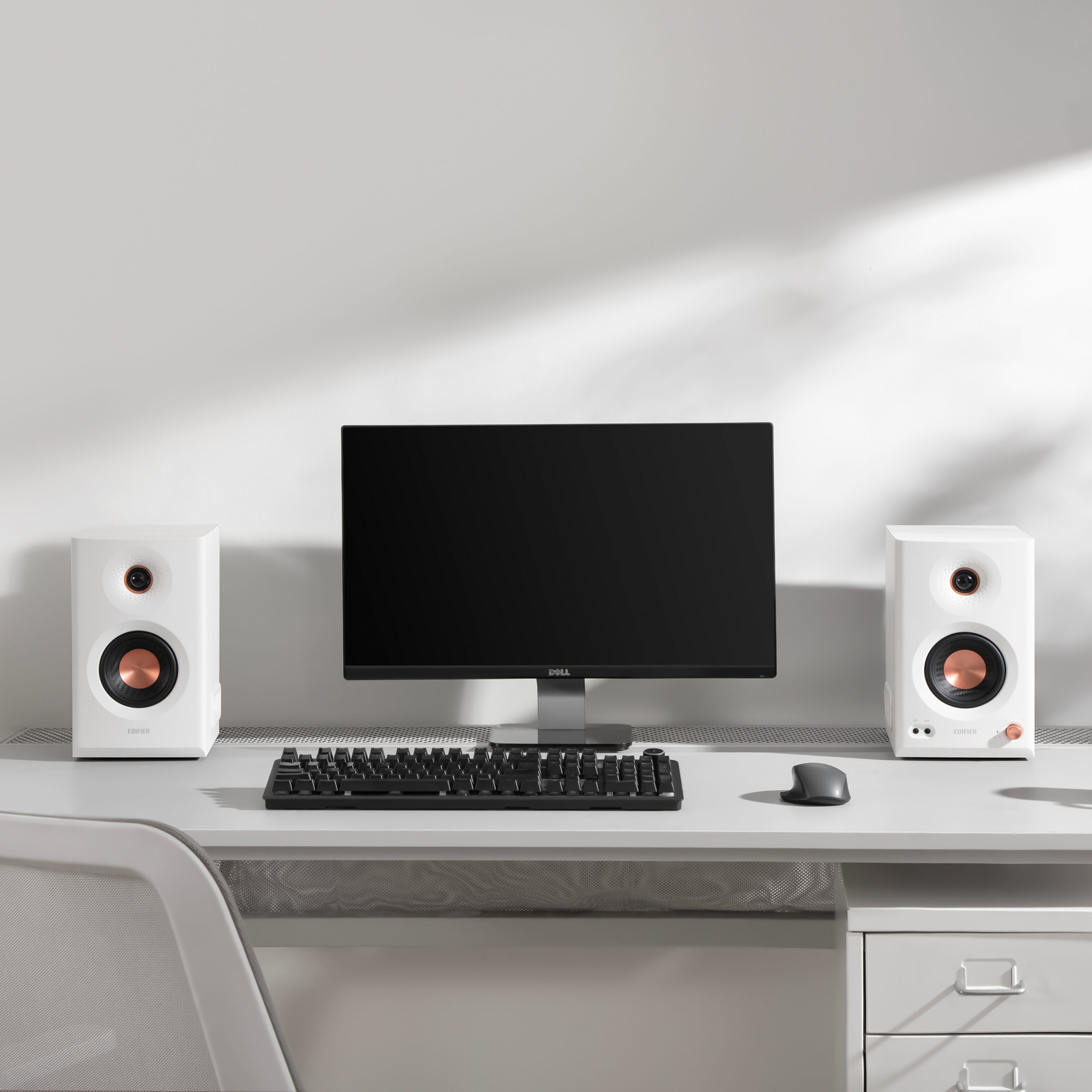 MR5 Tri-Amped Powered Studio Monitor Speakers