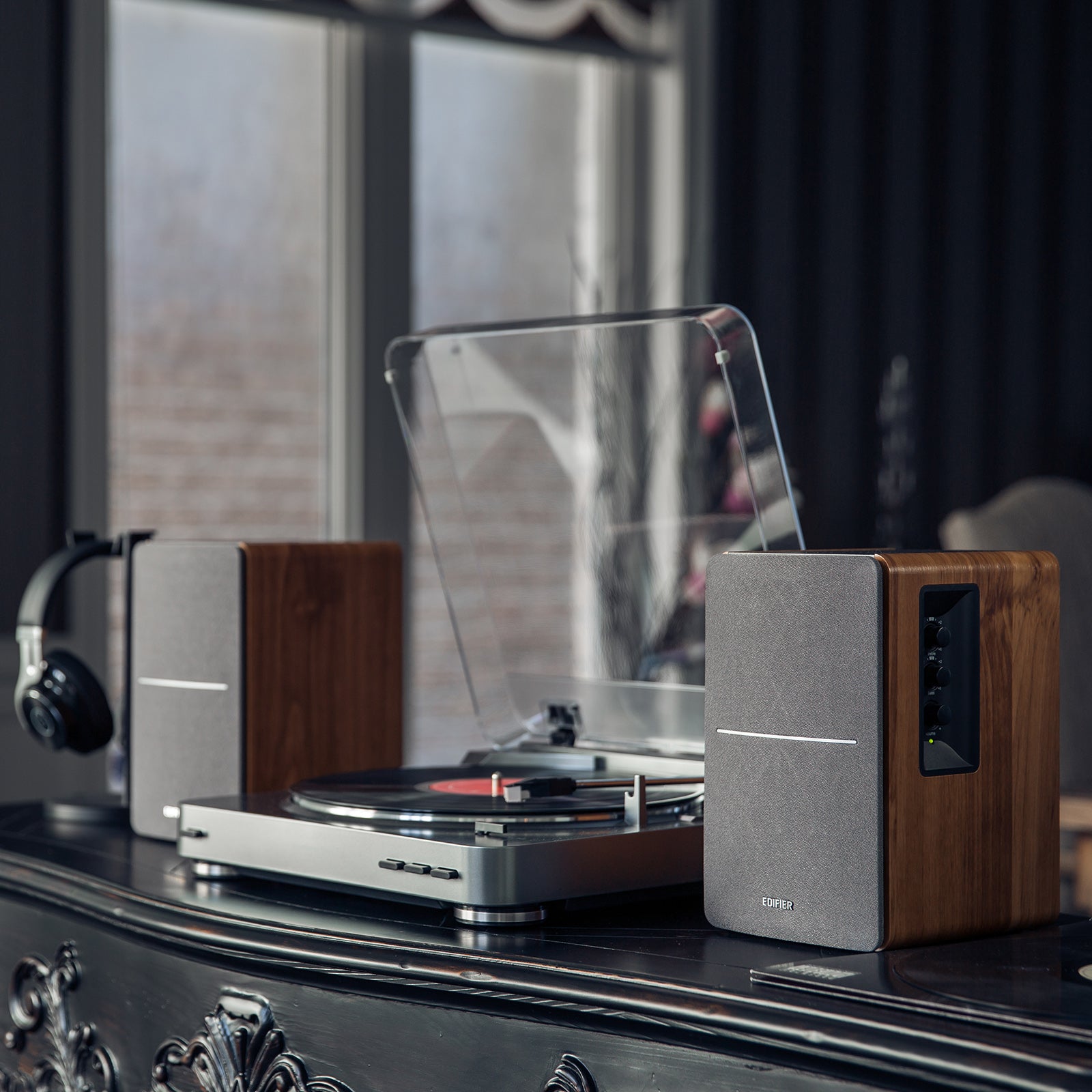 R1280T Powered Bookshelf Speakers with WiiM Mini