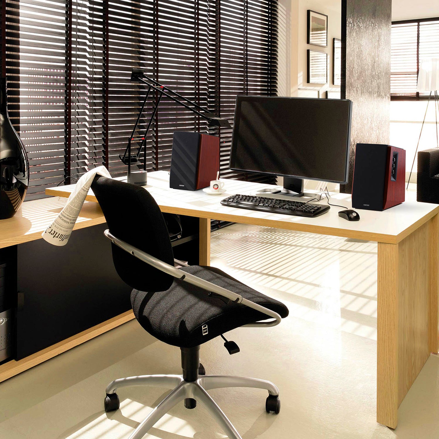 R1700BT Des enceintes multifonctions pour vos besoins quotidiens