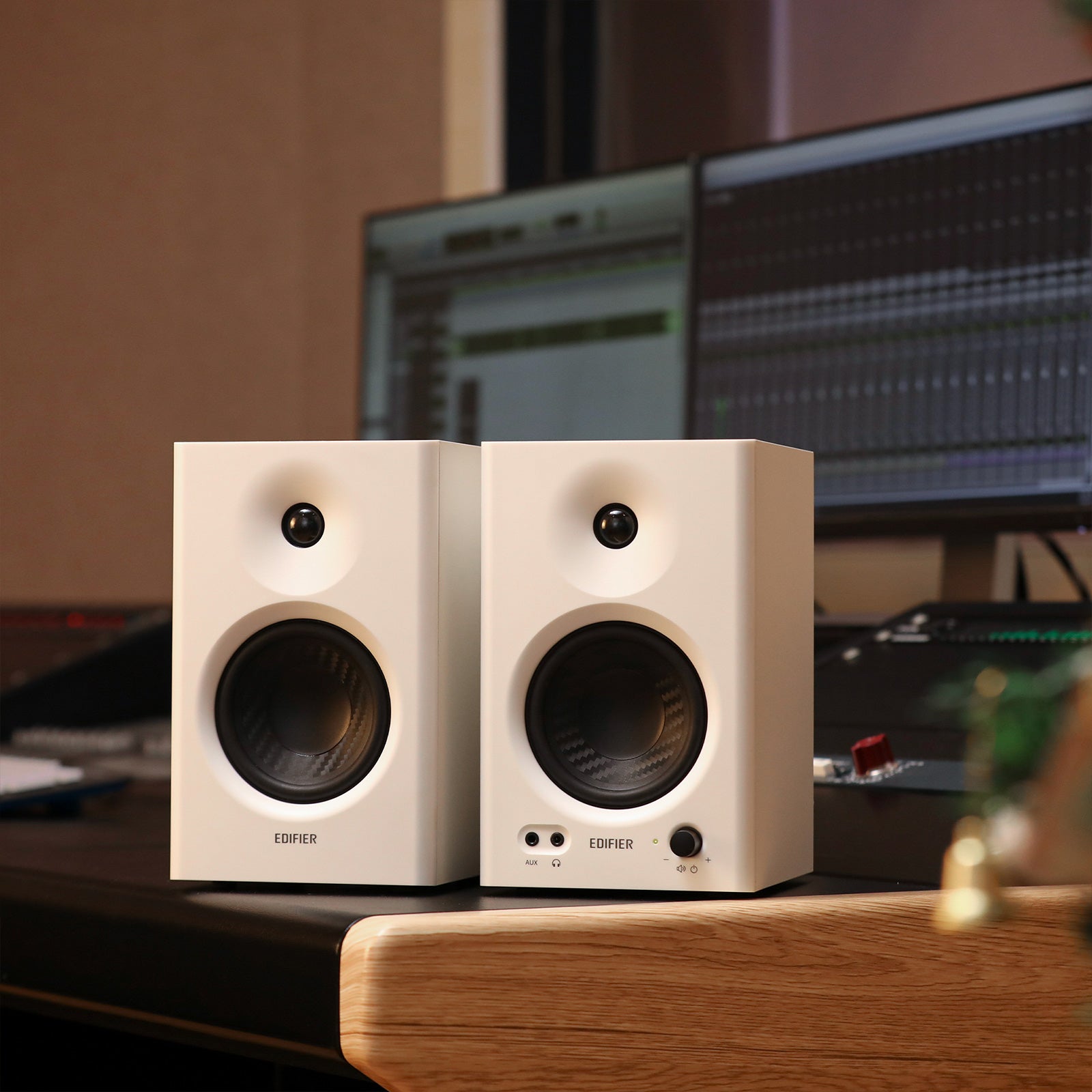 EDIFIER MR4 ホワイト MR4 Powered Studio Monitor – Edifier Canada